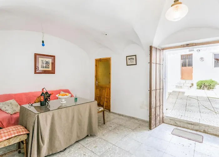 3 Bedroom Awesome Home In Villanueva Del Rey